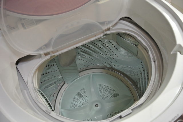 洗濯機のカビ取り重曹やクエン酸や酢やハイターどれが効果的か